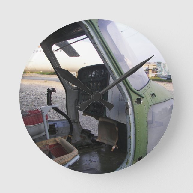 Resten av helikoptern kall krig. rund klocka (Framsida)