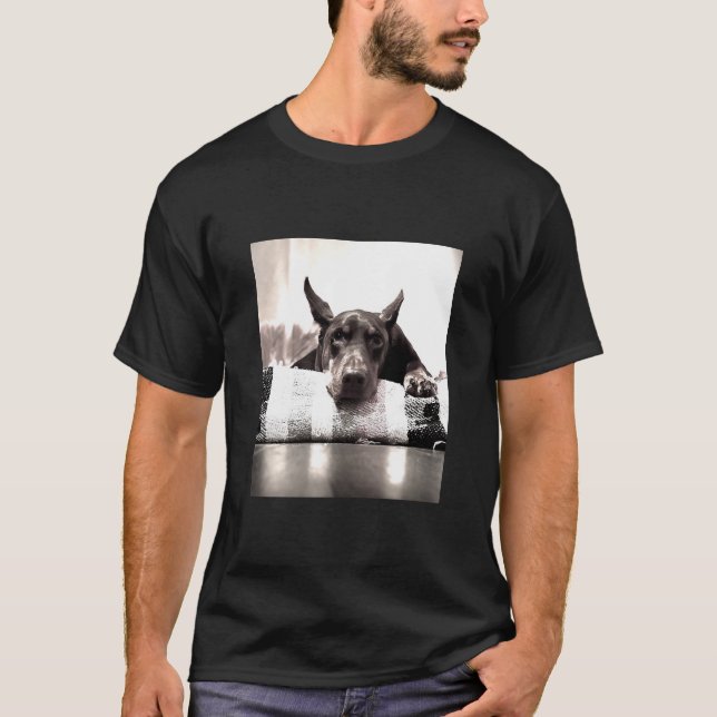 Resterande doberman i svartvitt t shirt (Framsida)
