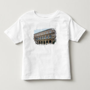 Resterande vinge av en kloster, nu akademin av t-shirt