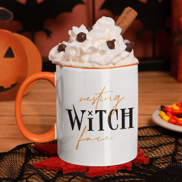 Resterande Witch Ansikte Roligt Halloween Typograf Mugg
