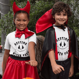 Resterande Witch Ansikte: Sassy Cute Halloween T-S T Shirt