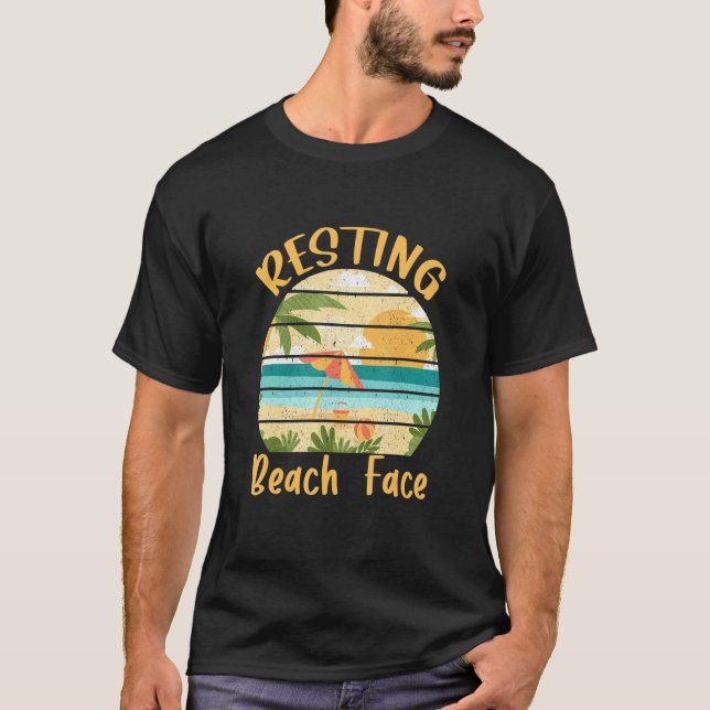 Resting Beach Faces Island Beach T Shirt (Framsida)