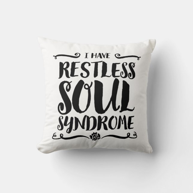 Restless Soul Syndrome Typography Hippie Kudde (Framsida)