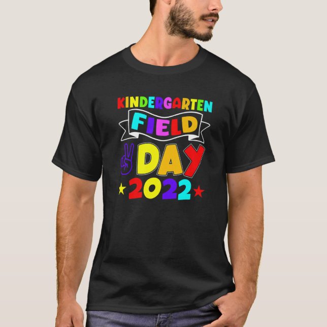 Restro Kindergarten Fält Dagen 2022 T Shirt (Framsida)