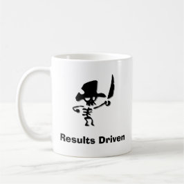 Resultatstyrd av pirat kaffemugg