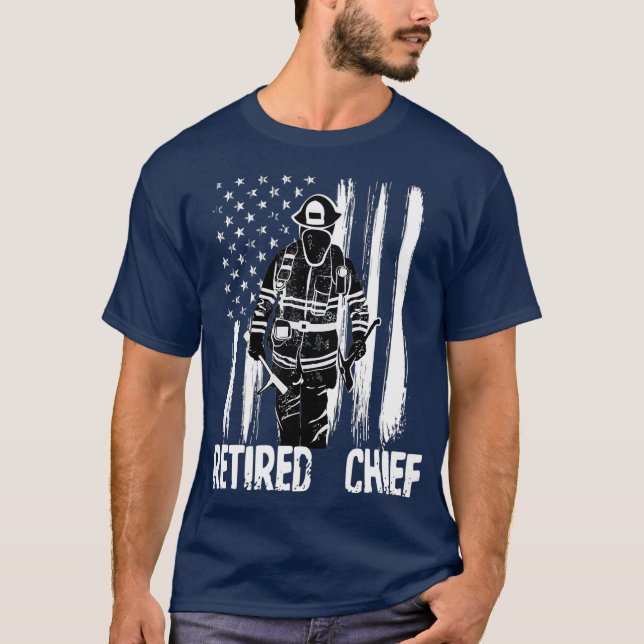 Retired Fire Chief Firefighter   Fireman Gift T Shirt (Framsida)