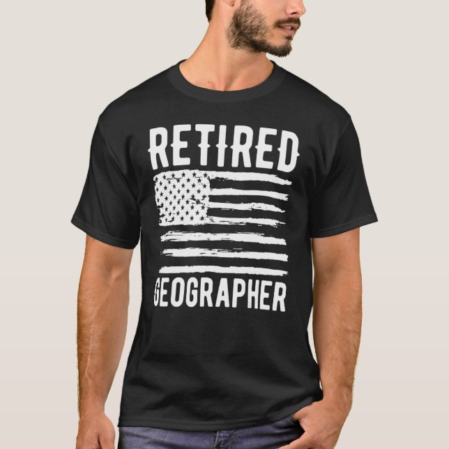 Retired Geographer Profession American Flag T Shirt (Framsida)