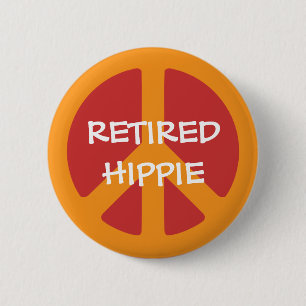RETIRED HIPPIE: Fredssymbol, pensionerad hippie Knapp