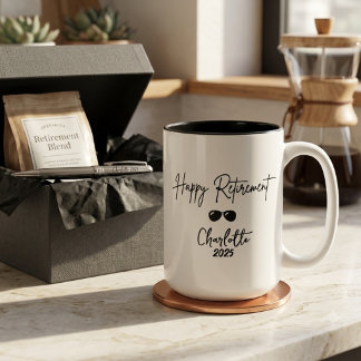 Retirement Gift – “The Adventure Begins” | Elegant Två-Tonad Mugg