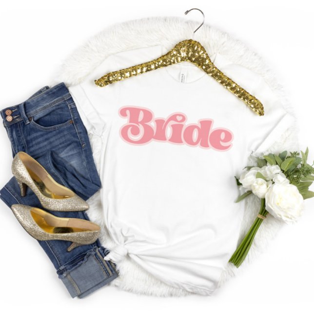 Reto Script Bachelorette Bride T-Shirt (Skapare uppladdad)