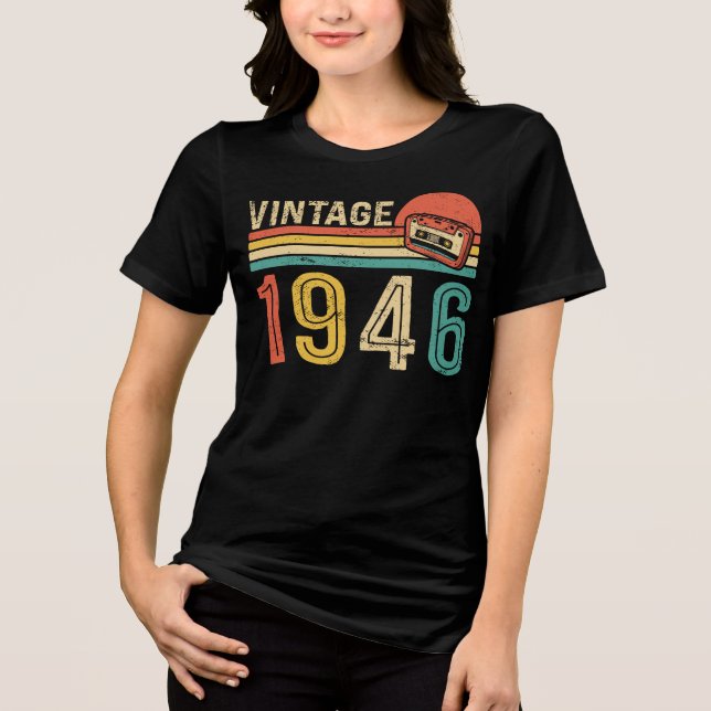 Retro 1946 Birthday Music Cassette Tape Bday T Shirt (Framsida)
