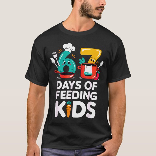 Retro 67 Days Of Feeding Kids Lunch Lady Cafeteria T Shirt (Framsida)