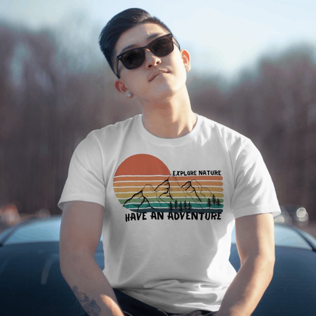 Retro 70-talet Hiking Explore-naturen har äventyr T Shirt (Skapare uppladdad)