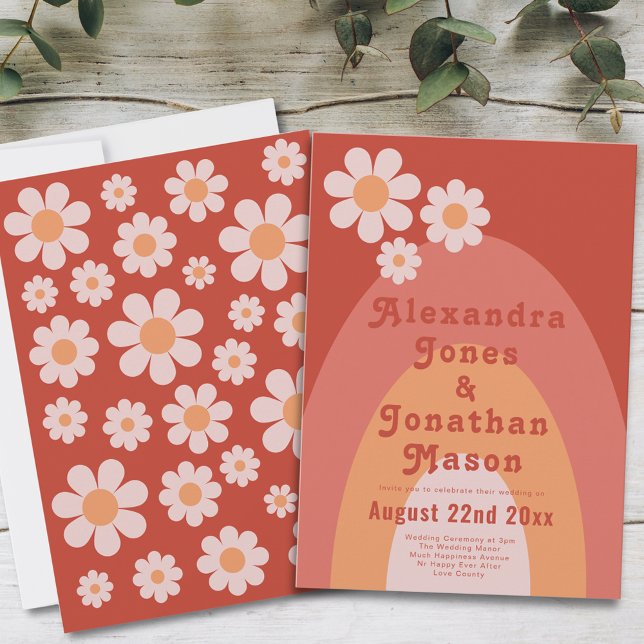 Retro 70-talets moderna persikor Bröllop Inbjudningar (Retro 70s vintage daisy arch orange wedding invitation with groovy typography )