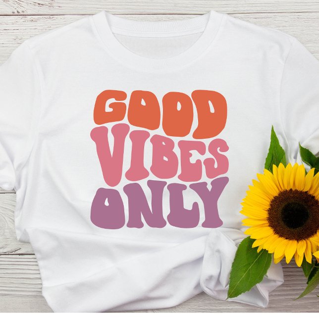 Retro 70's Good Vibes Only Women's Basic T-shirt (Skapare uppladdad)