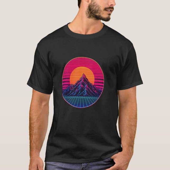 Retro 80-tals Synthwave Solnedgång & Berg Design V T Shirt (Framsida)