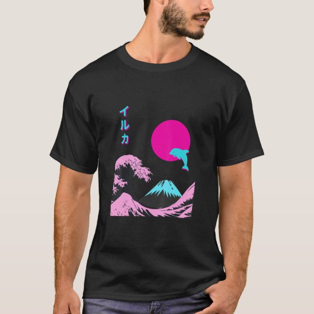 Retro Aesthetic Iruka med japansk skrivning T Shirt (Framsida)