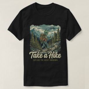 Retro Alien Bigfoot Utomhusutrustning T Shirt