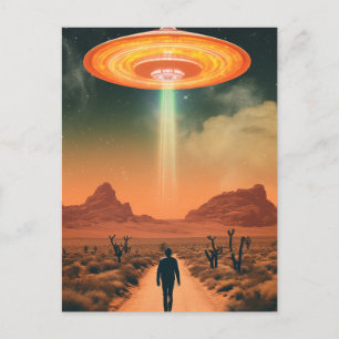 Retro Alien-bortförande från öknen Vykort
