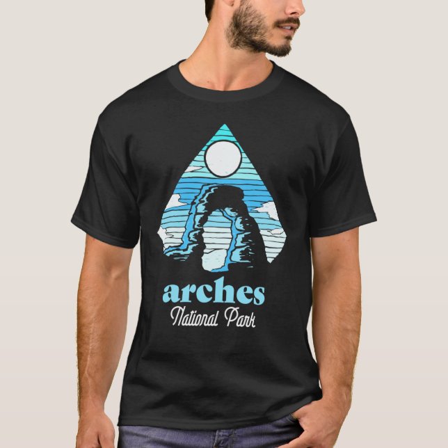 Retro Arches National Park Artistic Graphic Sweets T Shirt (Framsida)
