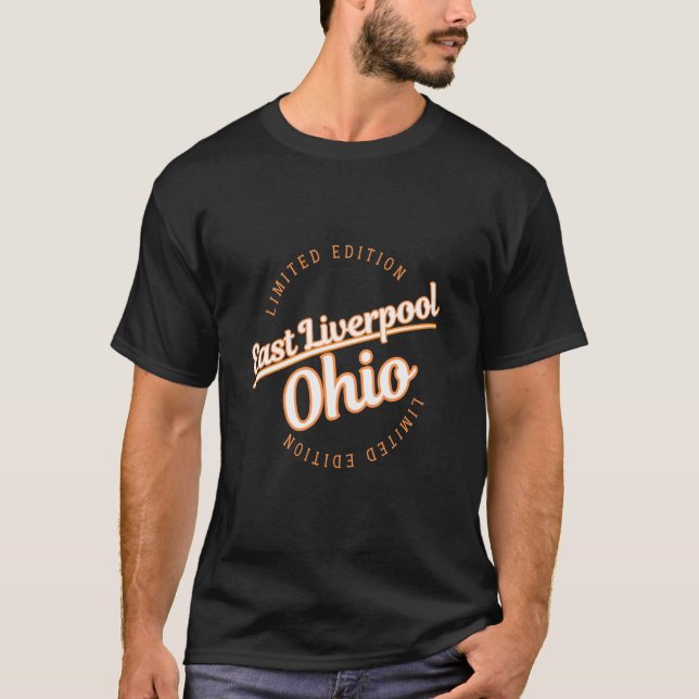 Retro Athletic East Liverpool OH Kläder T Shirt (Framsida)