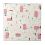 Retro atom- det keramiska rosamönster belägger med kakelplatta<br><div class="desc">Du ska är den killade rosan vid detta Retro atom- keramiska rosamönster belägger med tegel. Designen presenterar en kräm- bakgrund med guld- stänk, rosa rektanglar, och svarten, turkos och rosan hugger. Mönster är som påminner om av modern stil för traditionellt mitt- århundrade. Du är säker att tycka om vår vördnad...</div>