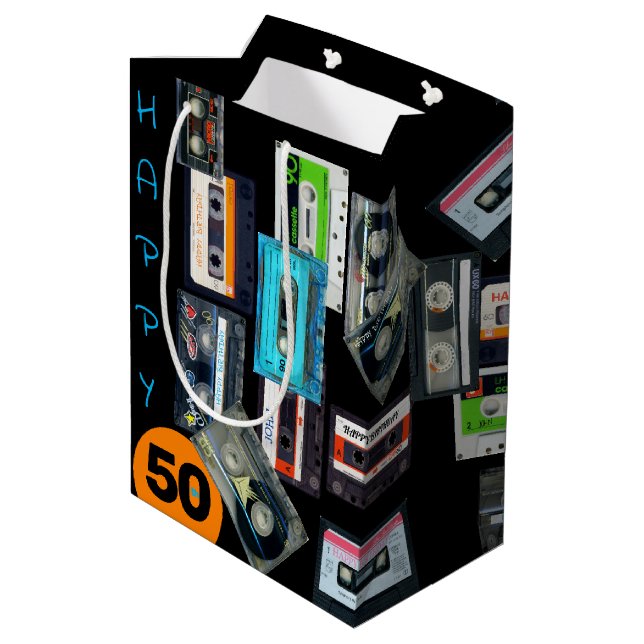 Retro Audiotape Cassette Mixtape namn Birthday MGB (Baksidan Vinklad)