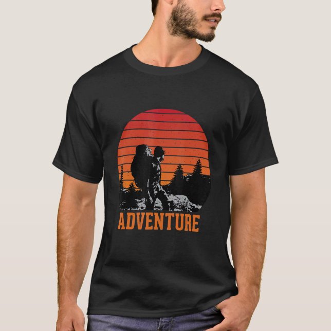 Retro Äventyr Backpack Enthusiast Mountain Exp T Shirt (Framsida)