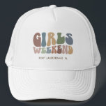 Retro Bachelorette Party Girls Helg Bride Keps<br><div class="desc">Bygg upp andan i de sista flickornas resa med vår Anpassningsbar Retro Typography Bachelorette Helg Truckerkeps! Den här chicen och snyggten fungerar som perfekten minnesmärke över en minnesvärd flykting med dam. Framsidan av hatten visar en fängslande vintage-inspirerad "Girls Helg"-typografi som perfekt fångar roligten och kameran i ditt speciella helg. Letter...</div>