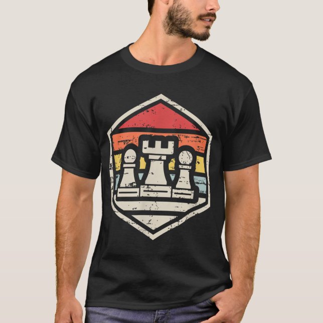 Retro Badge Chess Rook 80s schess T Shirt (Framsida)