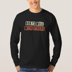 Retro Båtar Kommer Bra Överens Med Andra Mamma Li T Shirt