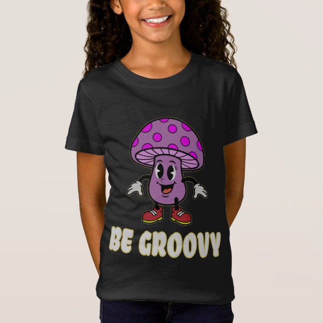 Retro Be Groovy Purple Mushroom Cartoon T-Shirt (Framsida)