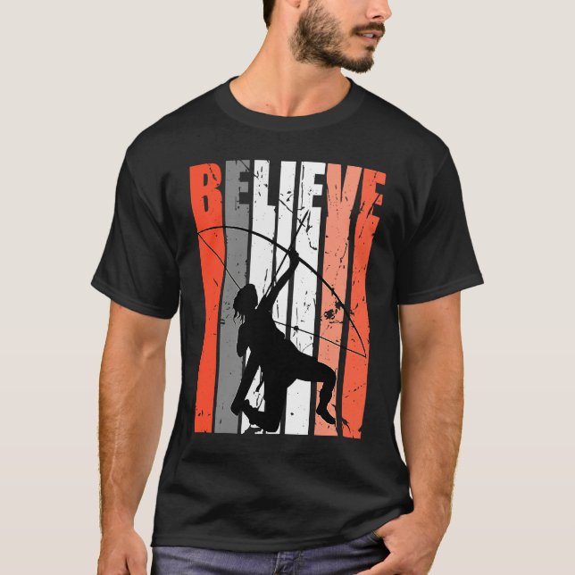 Retro Believe Archery Archer Bow Arrow Orange Whit T Shirt (Framsida)