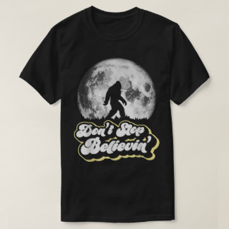 Retro Bigfoot Mån Silhuett Tro Design T Shirt