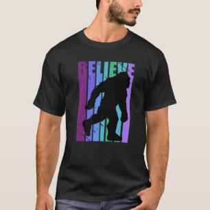 Retro Bigfoot Tro Yeti Lila Rosa Graphic Des T Shirt