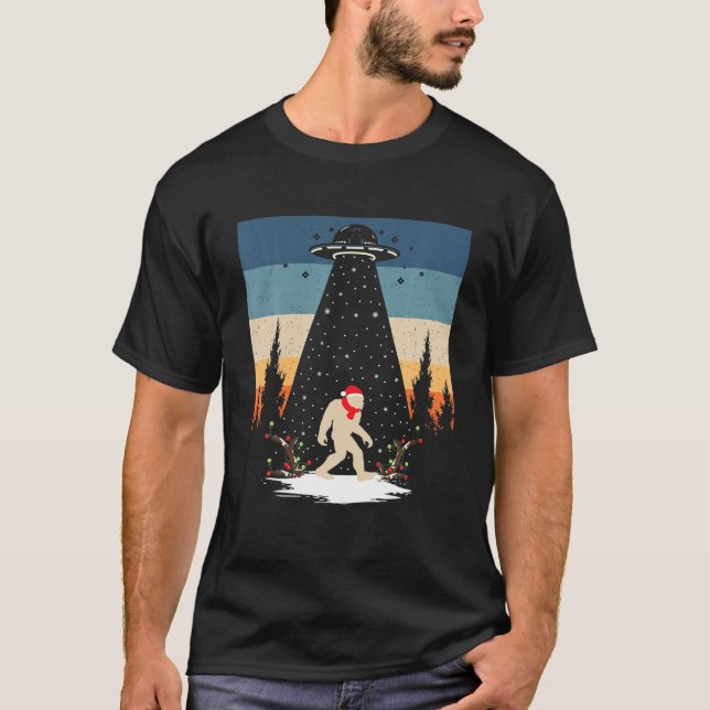 Retro Bigfoot UFO Abduction Sasquatch jul Sa T Shirt (Framsida)