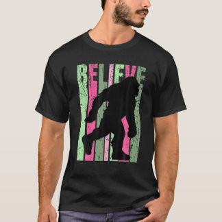 Retro Bigfoot Yeti Vintage Distress Roligt Birthda T Shirt