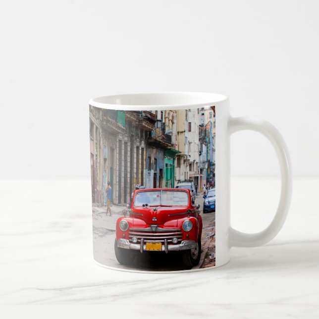 Retro bilar på gatan i Havanna Kaffemugg (Höger)