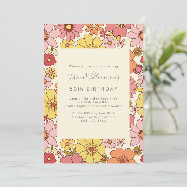 Retro Boho Rosa Gult Blommig Groovy 50-årsfirande Inbjudningar (Stående Fram)