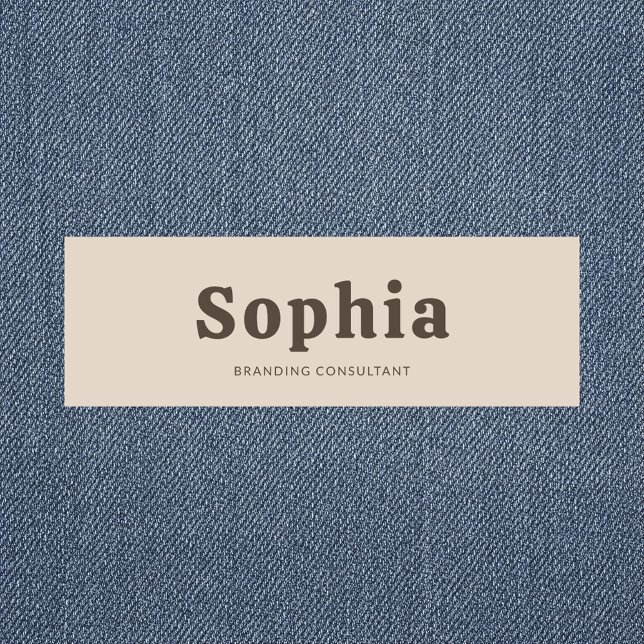 Retro Bold Serif Enkel Beige Brun Namnbricka (Skapare uppladdad)