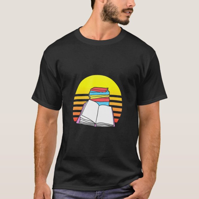 Retro Book Librarian  Bookworm Reading T Shirt (Framsida)