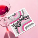 Retro Brides sista Disco Boll Bachelorette Party Pappersservett<br><div class="desc">Anpassa den här förpackningen med toppen söta 70:s diskotema retro Brides Last Disco-bachelorette-fest eller helg-drycksblöjor, som innehåller groovy-skript typsnitt, shock rosa och silver disco boll, 70:s designaccenter i shock rosa, grått och svart. Gå enkelt in i din bruds första namn och gör den till din egen! Begäran och frågor från...</div>