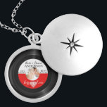 Retro bröllop för vinylrekordfotoet daterar årsdag silverpläterat halsband<br><div class="desc">Romantisk och unik gåva en roman,  för bröllop/årsdagar. Alla standardtext kan fullständigt skräddarsy med dina egna wordings,  och du kan också ändra typsnitt,  storleksanpassar & färgar av texten. Sample avbildar är för att dig ska byta ut med ditt favorit- foto.</div>