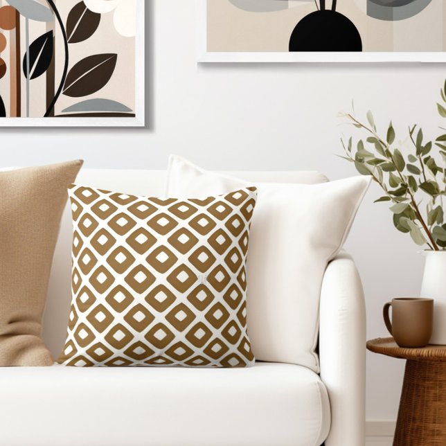 Retro Brown White Kudde (Complete your elegant retro look with an exclusive Wild on Flowers Decorative Throw PIllow.)
