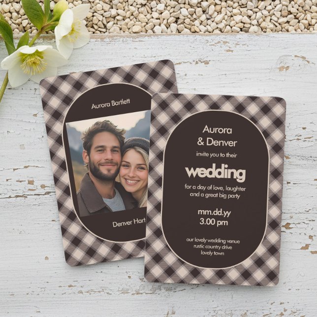 Retro Brun Rutig Foto Mysig Casual Bröllop Inbjudningar (Photo Wedding Invitation from the Casual Brown Plaid wedding collection by Darling & May)