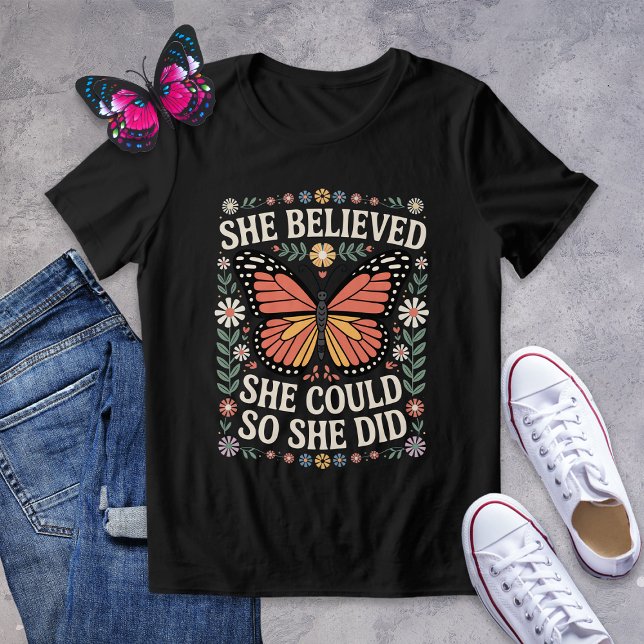 Retro Butterfly Blommigt Studenten T Shirt (Skapare uppladdad)