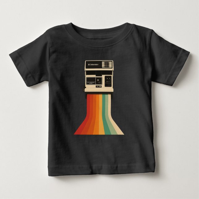 Retro Camera with Rainbow Print T Shirt (Framsida)