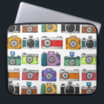 Retro Cameras Färgfull Illustrated Mönster Photo Laptop Fodral<br><div class="desc">Funky färglöst laptop sleeve med återkamera mönster.</div>