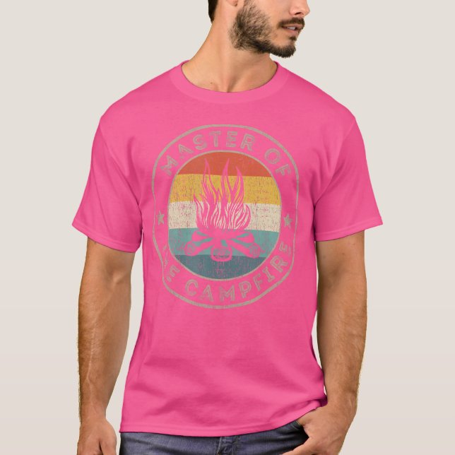 Retro Camp Master of the Campfire Funny Pun Campin T Shirt (Framsida)