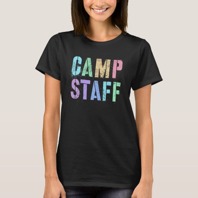 Retro CAMP STAFF Summer Campground Crew Counselor  T Shirt (Framsida)